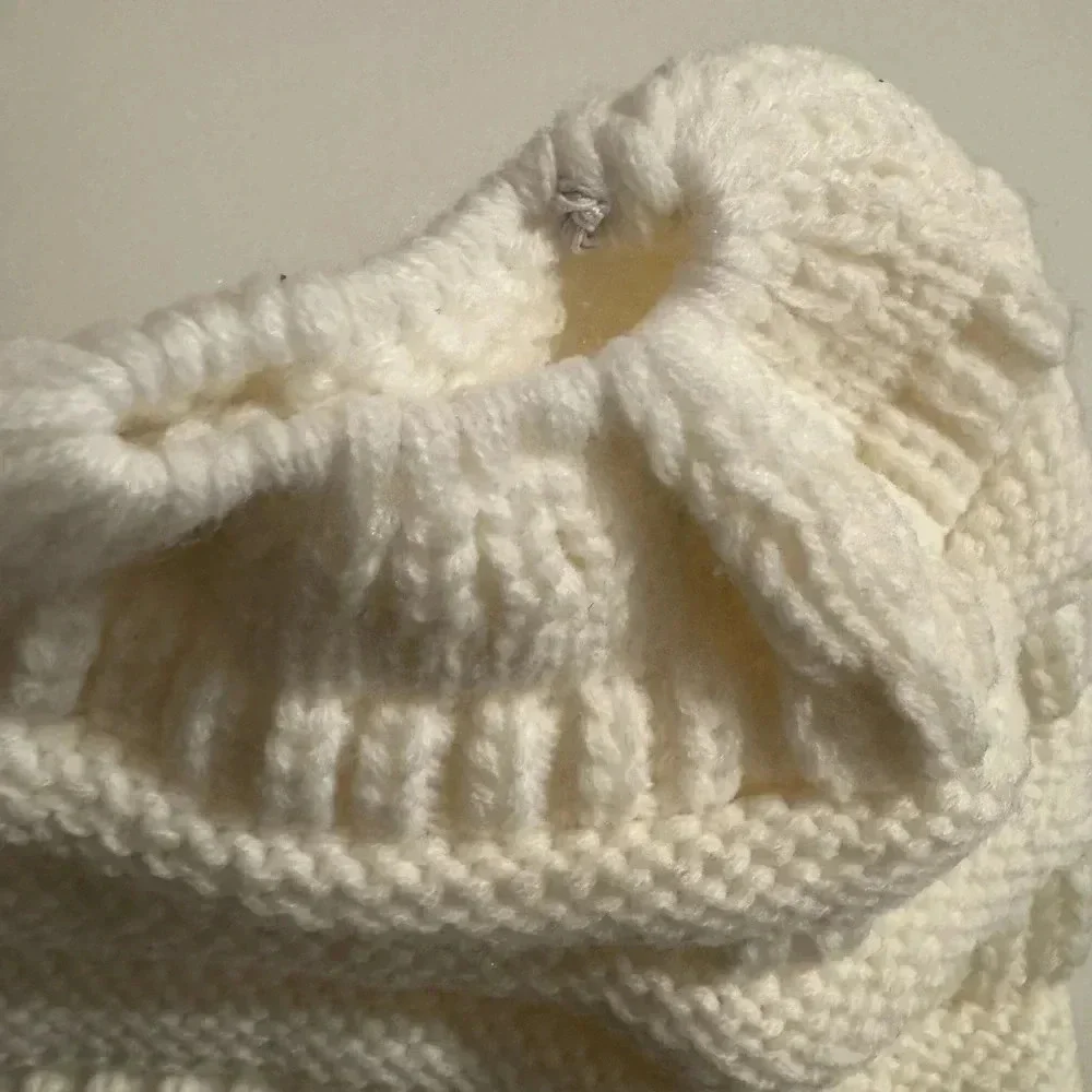 CC Beanie with pony tail hole - Picture 3 of 6